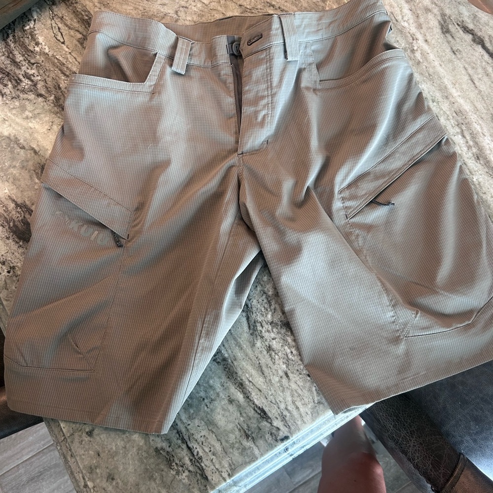 KUIU Tiburon Pants in Blue and Gray